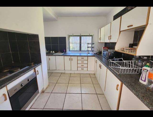 3 BEDROOM HOUSE RENTED IN THEESCOMBE